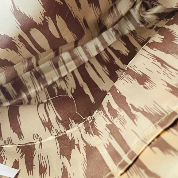 Mondani Cross Body Ostrich Embossed Women’s Bag - Picture 6 of 7